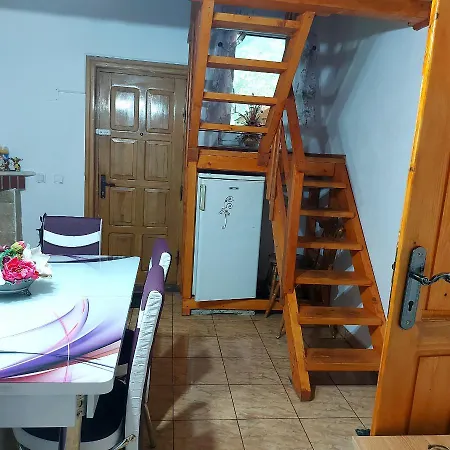 Nyaraló Sara Bosoród