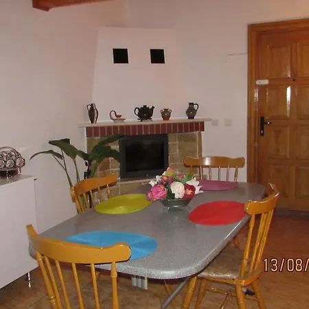 Nyaraló Sara